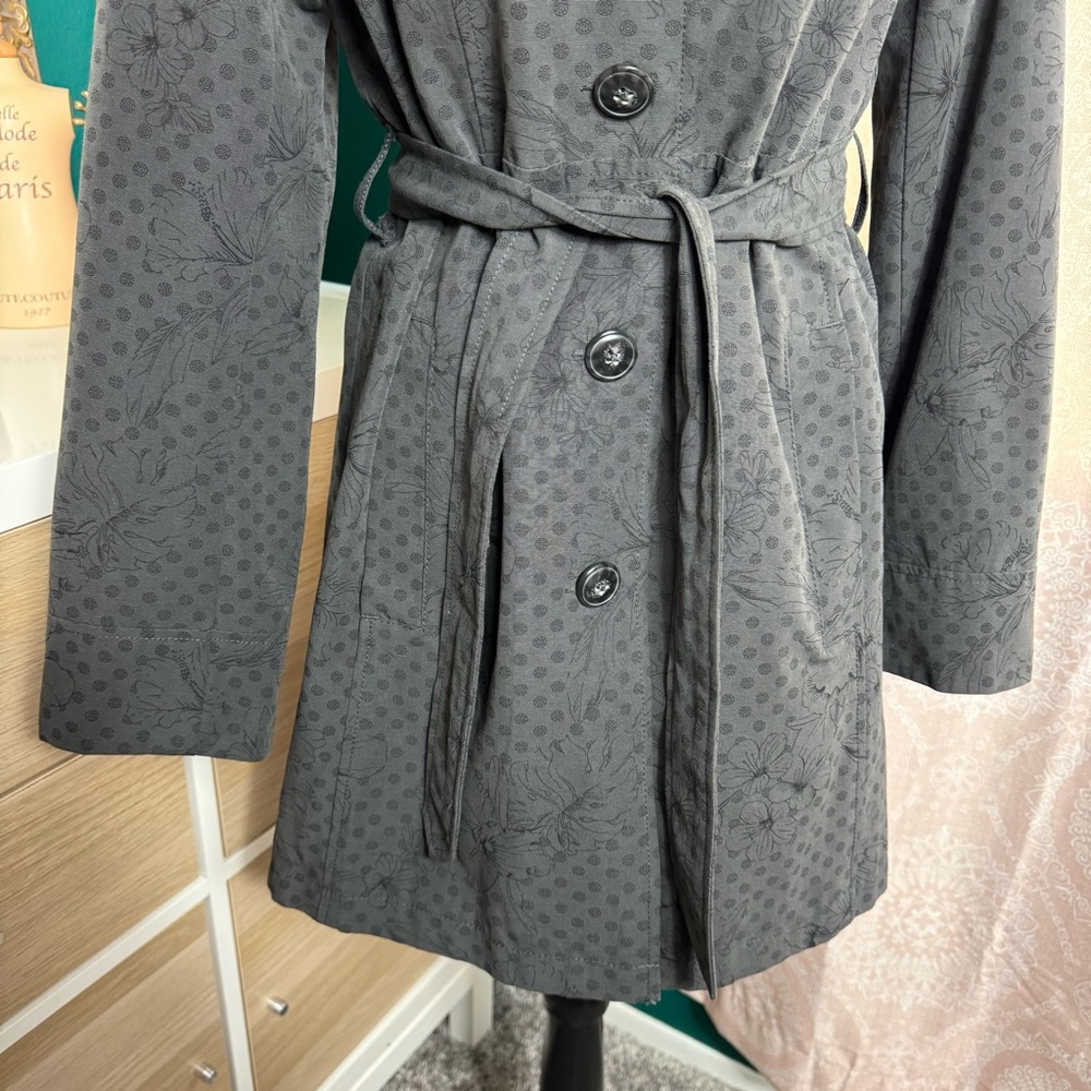 Relativity Polka Dot Hibiscus Floral Black Print Gray Trench Coat Size Small - Picture 3 of 15